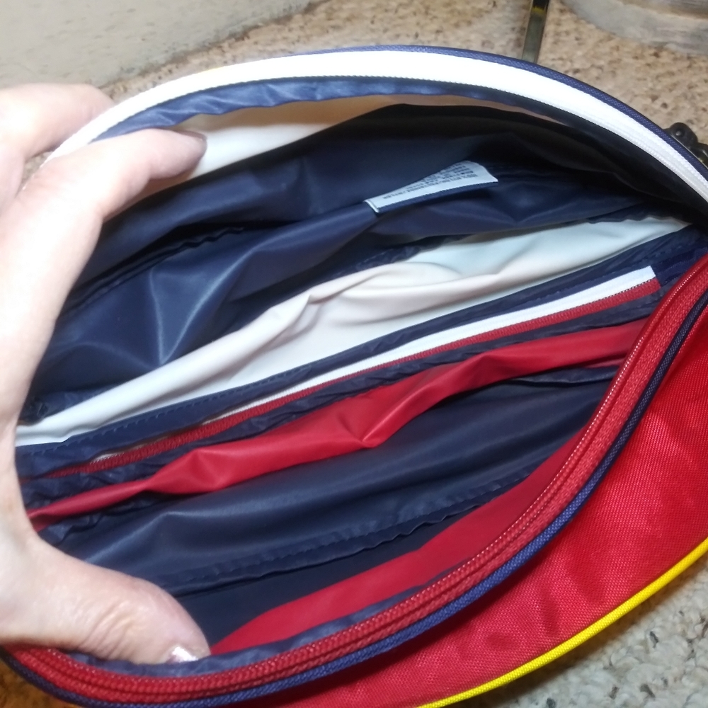 Rare Vintage 90's/Y2k Tommy Hilfiger Colorblock Football Carrying Bag - Picture 8 of 13